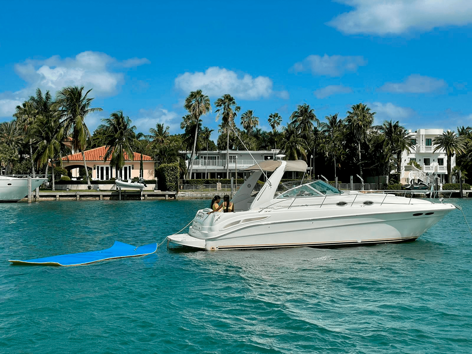 sandbar-sea-ray-aqua-small-yacht-3